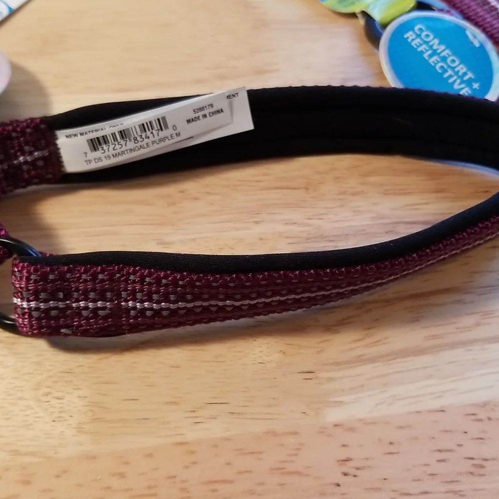 Easy-on martingale style reflective comfort collar